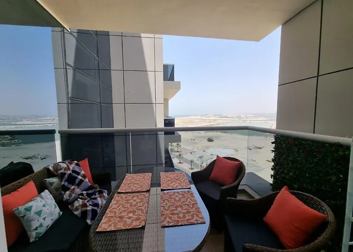 Luxury 2 Bedroom Apartment In Gateway Residence